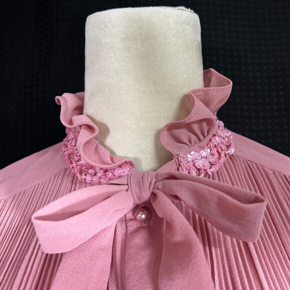 Vintage 1970s Union Made Dusty Pink Pleated Secretary Mod Dress Sequins Accents - Picture 3 of 14